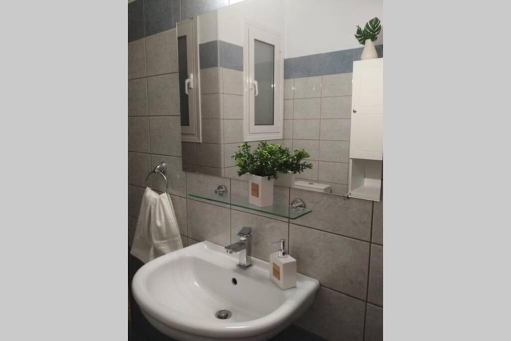 Aigli'S Urban Lodge Волос Екстериор снимка