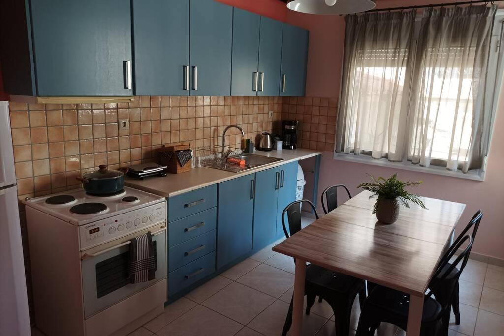Aigli'S Urban Lodge Волос Екстериор снимка